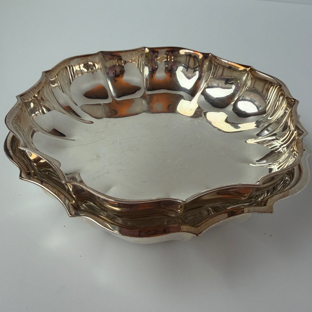VTG Set Silver Plated Scallop Nut Dishes - Chippendale Silver Co 692 & 1 Unknown
